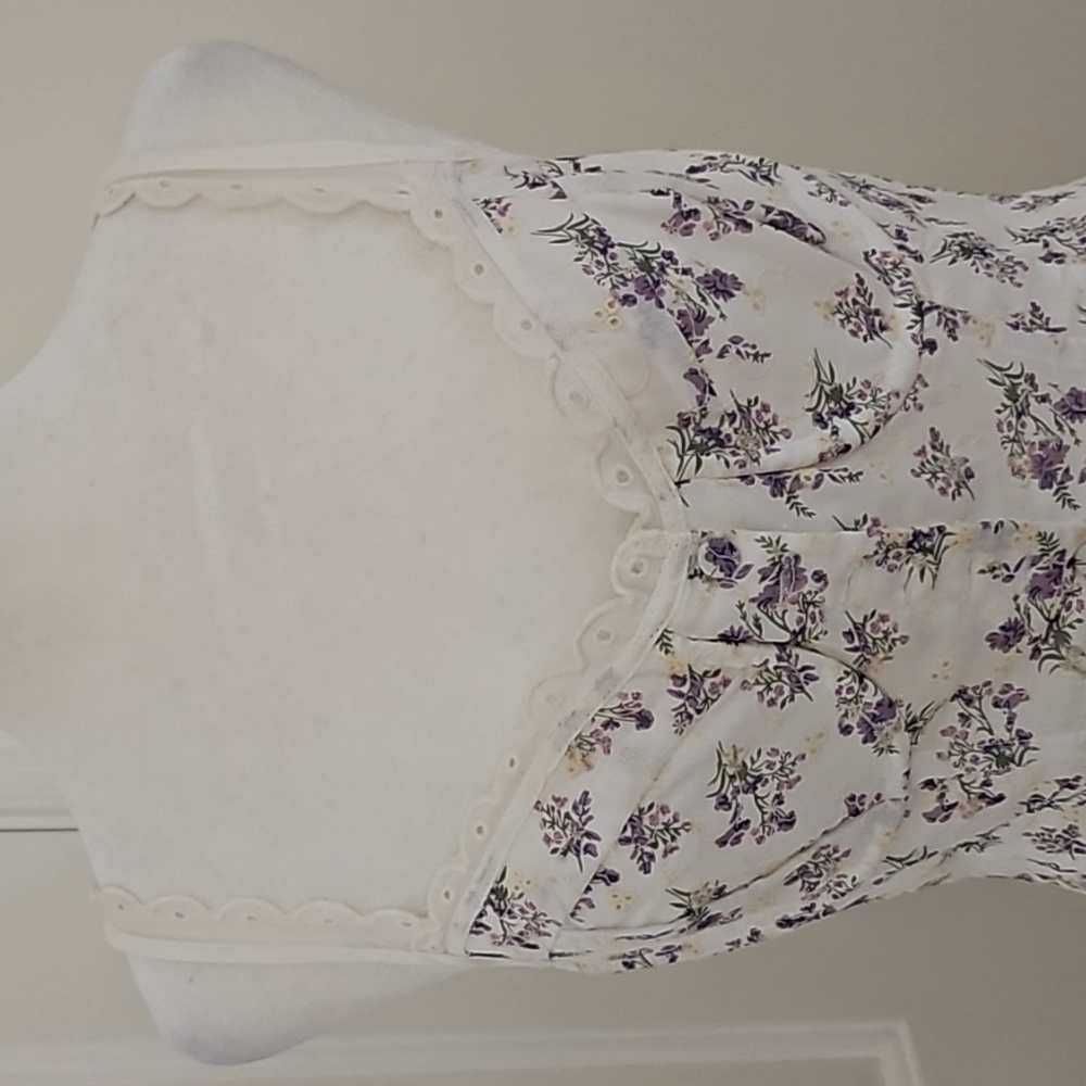 Astr the label floral Yamila dress. Size Medium.